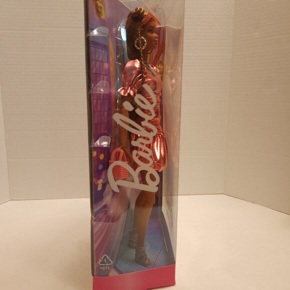 2025 Barbie Deluxe Style Wave 2 Christie Chase Doll Metallic Glam NEW (READ) 2/2 - Picture 8 of 16